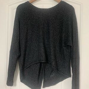 Club Pilates sweater. 🧘🏼‍♀️🖤Split back with logo.